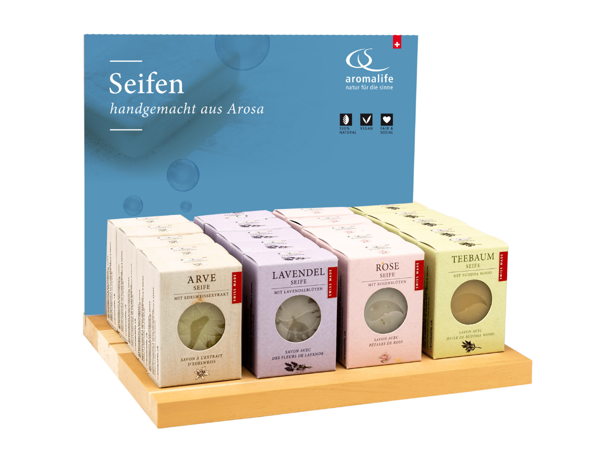 Aromalife Thekendisplay Seifen 4 x 8 Stück auf Arvenholzboden