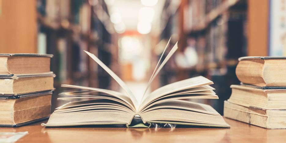 Mit den richtigen Büchern den Einstieg in die Welt der Aromaberatung finden