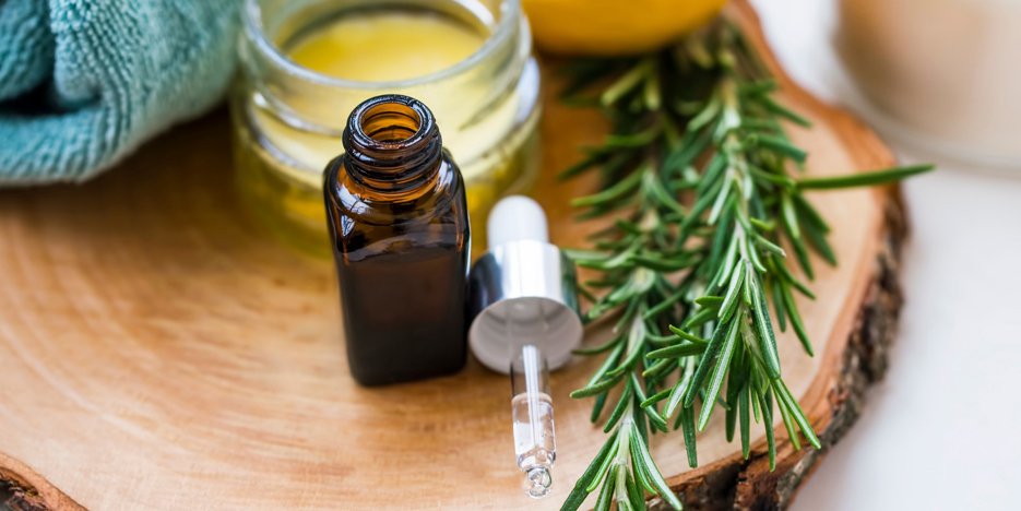 Regelmässig bewusst schnuppern - Dufttraining zu Hause: Einfach, günstig und gut fürs Gehirn